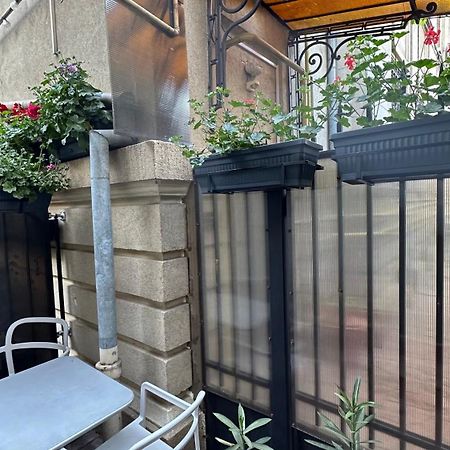 Casa De Povesti - Calea Victoriei Lejlighed Bukarest Eksteriør billede